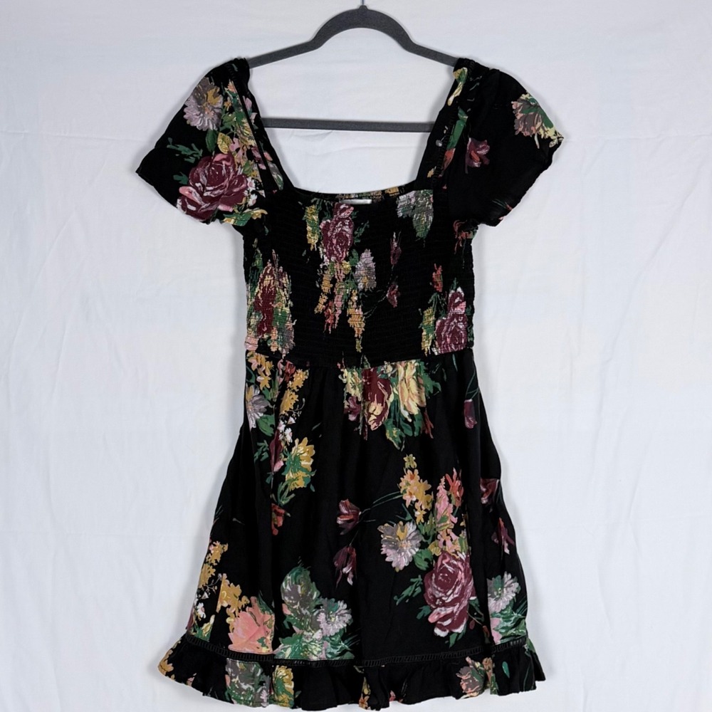 Band‎ of Gypsies Mini Floral Dress Smocked Flutter Sleeve Ruffle Dark Coquette